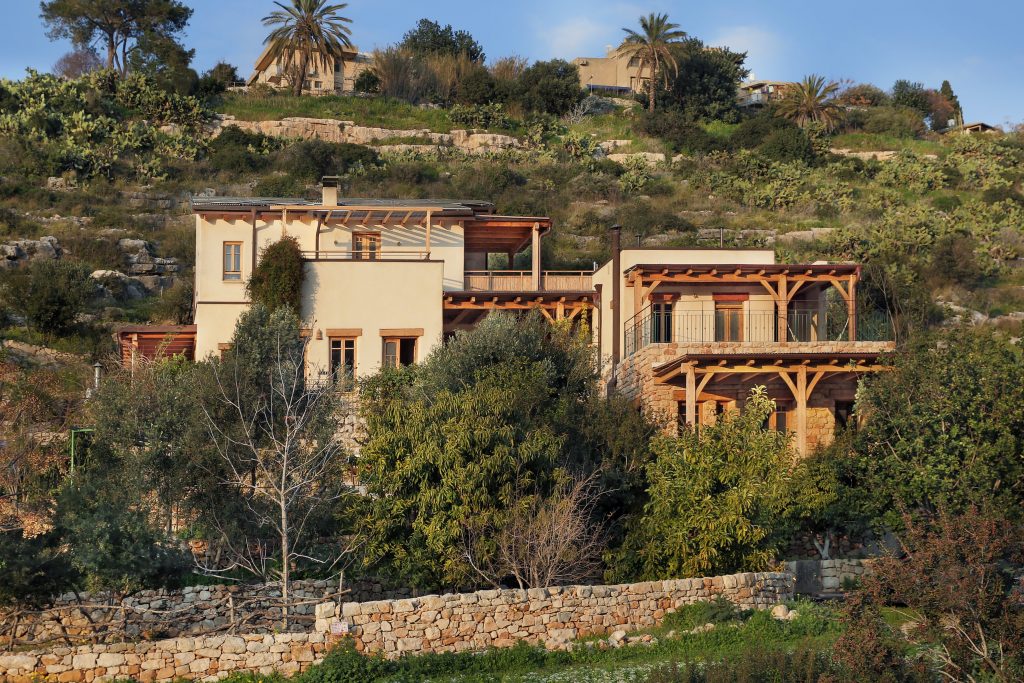 קבוצת בוץ - חומרי בנייה טבעיים